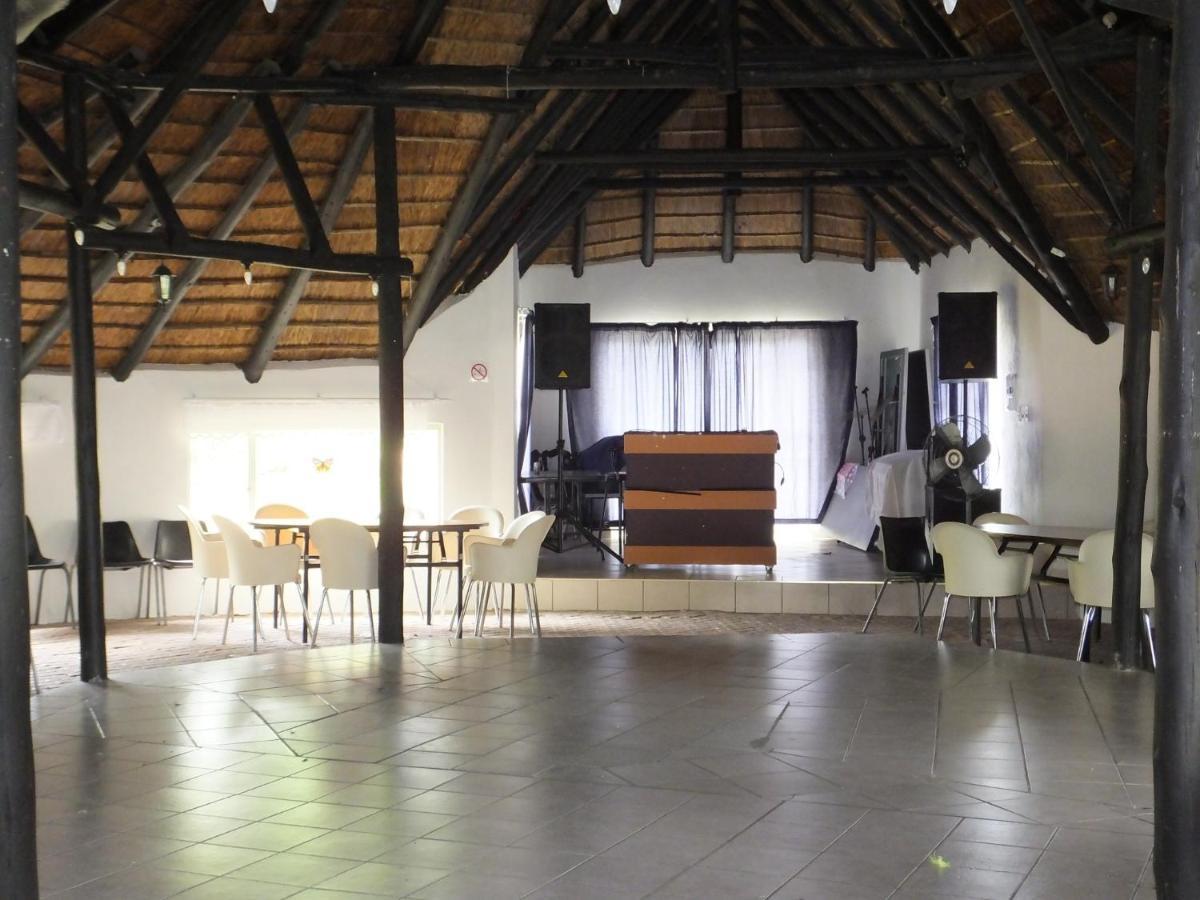 Suzie'S Loft - Nude - Suneden Family Naturist Resort Претория Екстериор снимка